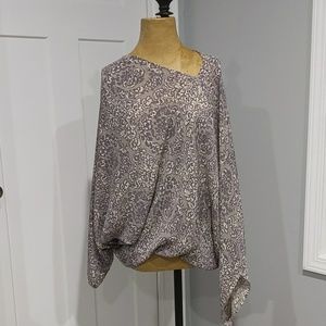 Flowy, Asymetrical Willi Smith Blouse